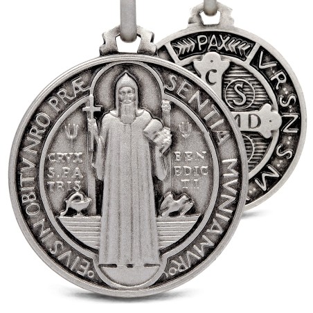 Święty Benedykt. Srebrny medalik oksydowany. Medalik św Benedykta. 8,6 g  25 mm