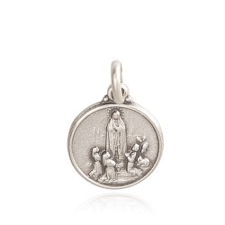 Medalik ze srebra oksydowanego z Matką Bożą z Fatimy. Medalik Matki Boskiej Fatimskiej. 12 mm,   Gold Urbanowicz