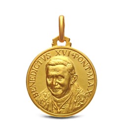 Złoty medalion Benedykta XVI- emerytowanego Papieża . 18 mm,  3,6 g