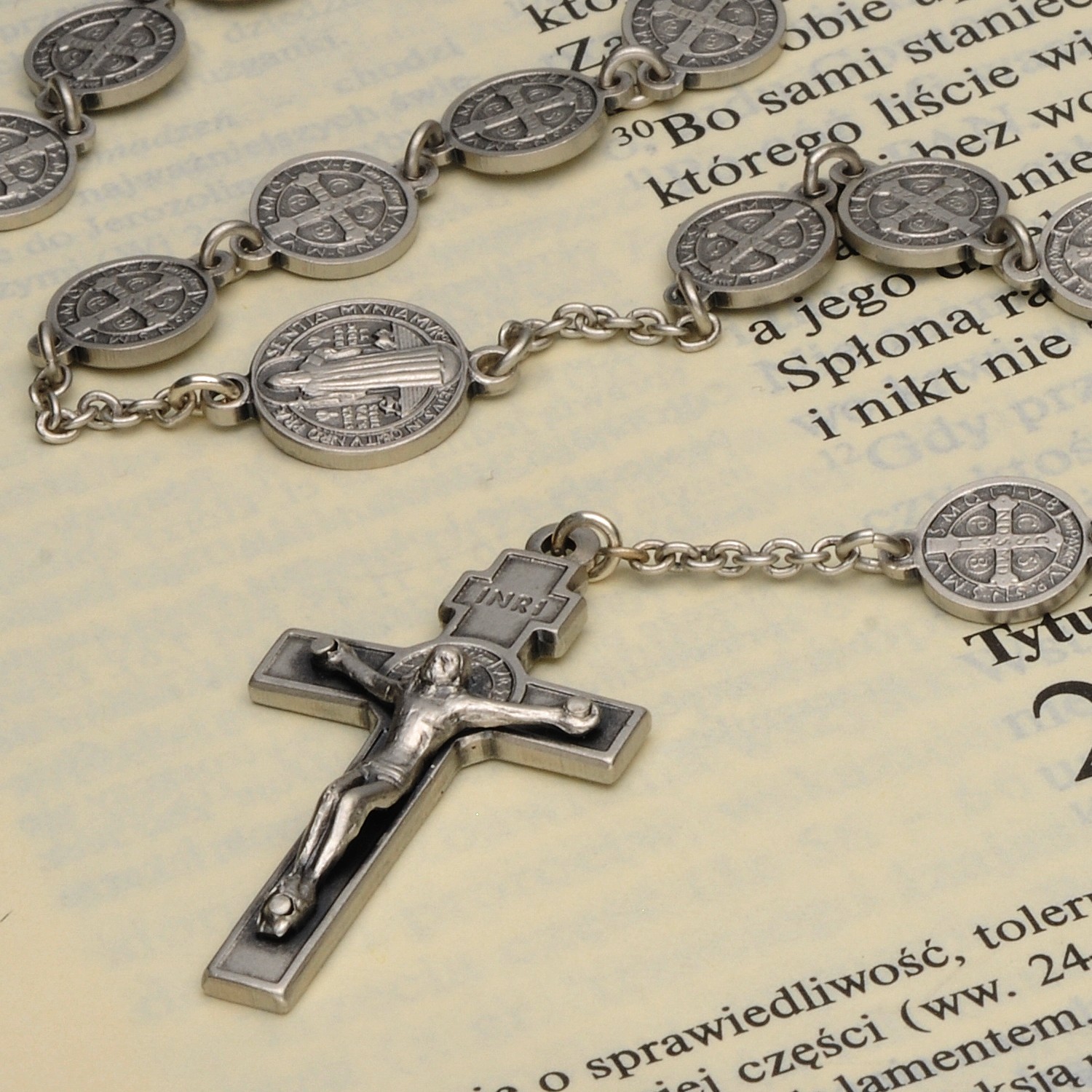 Różaniec srebrny. Św. Benedykt 47,66 g